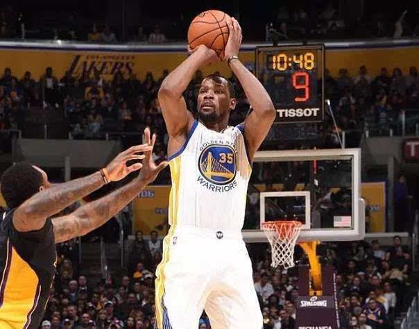 湖人领先不 湖人领先不